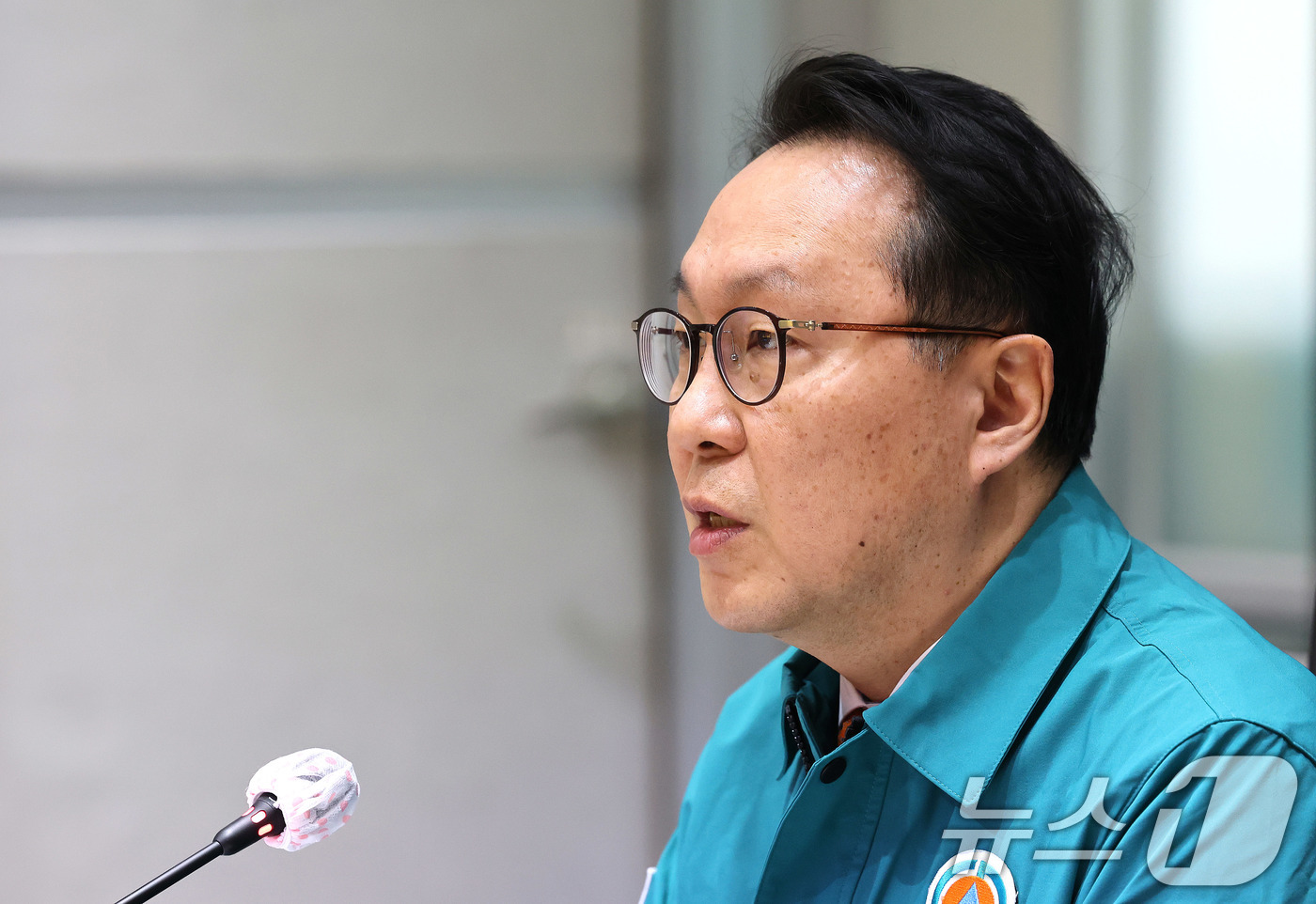 (서울=뉴스1) 임세영 기자 = 박민수 중앙재난안전대책본부 제1총괄조정관(보건복지부 제2차관)이 13일 오전 서울 종로구 정부서울청사에서 열린 의사 집단행동 중앙재난안전대책본부 회 …