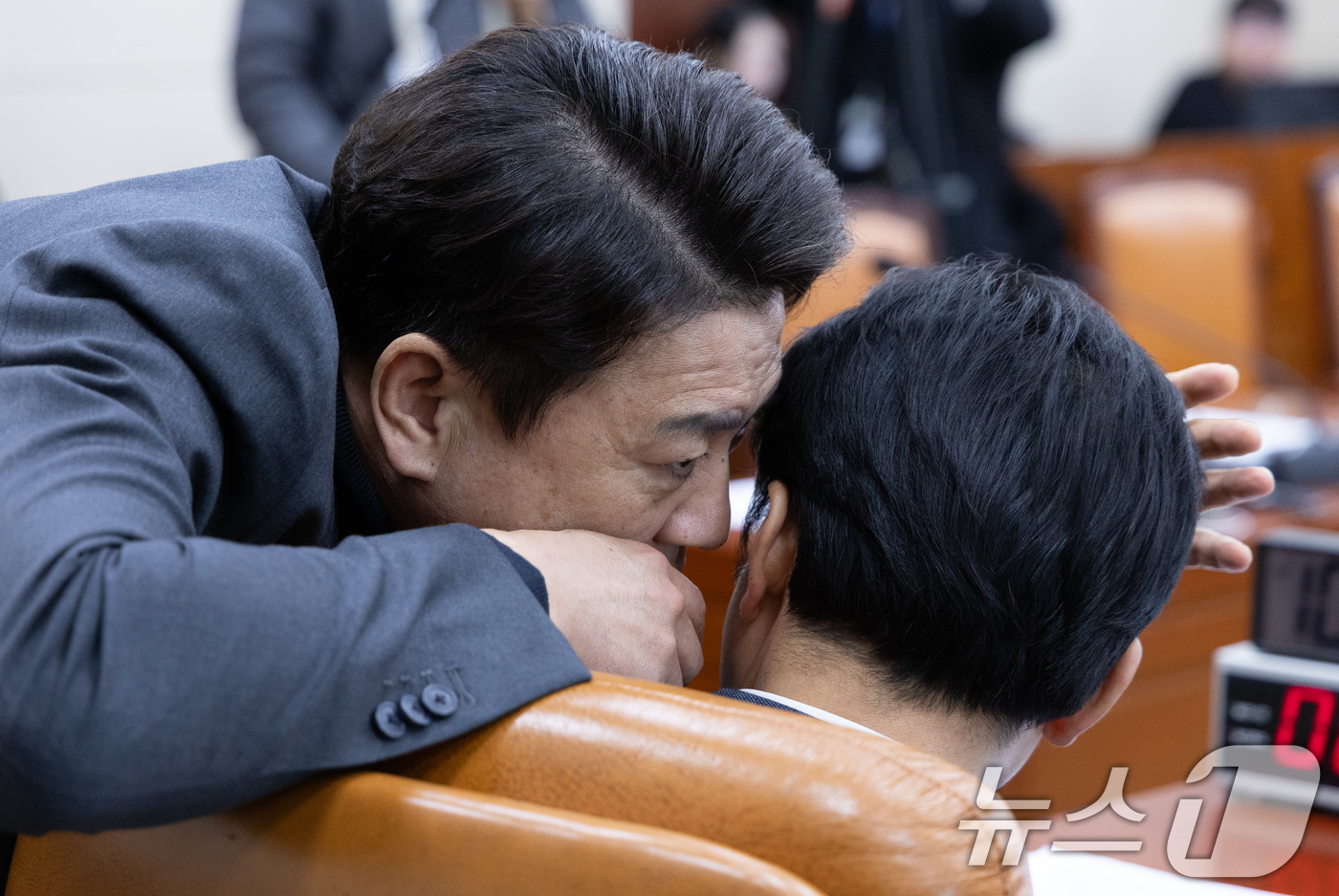 (서울=뉴스1) 이재명 기자 = 부승찬 더불어민주당 의원이 13일 오전 서울 여의도 국회에서 열린 제422회 국회(임시회)  윤석열 정부의 비상계엄 선포를 통한 내란 혐의 진상규명 …