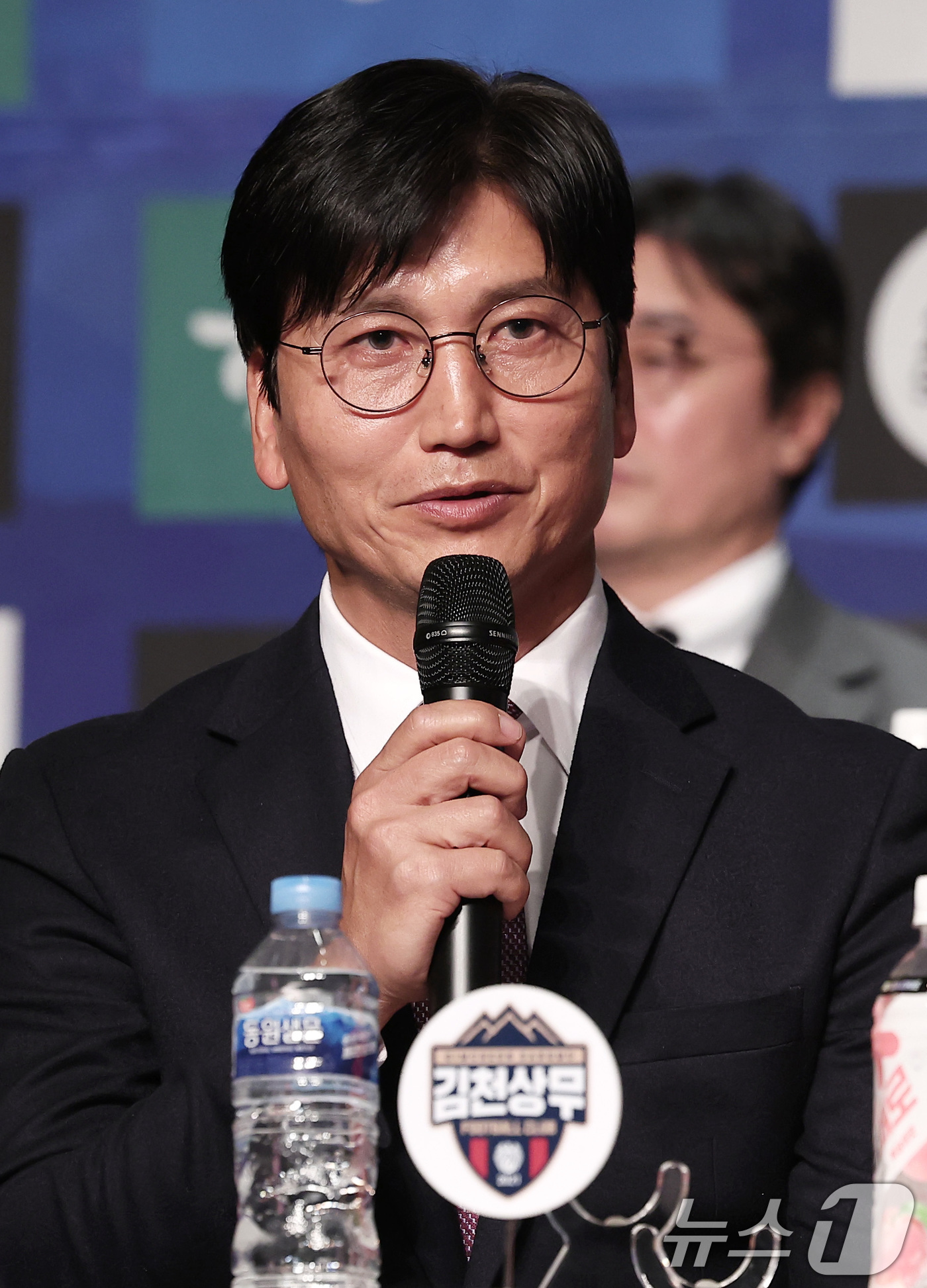 (서울=뉴스1) 김성진 기자 = 김천상무 정정용 감독이 13일 서울 서대문구 스위스 그랜드 호텔에서 열린 '하나은행 K리그1 2025 개막 미디어데이'에서 출사표를 밝히고 있다. …