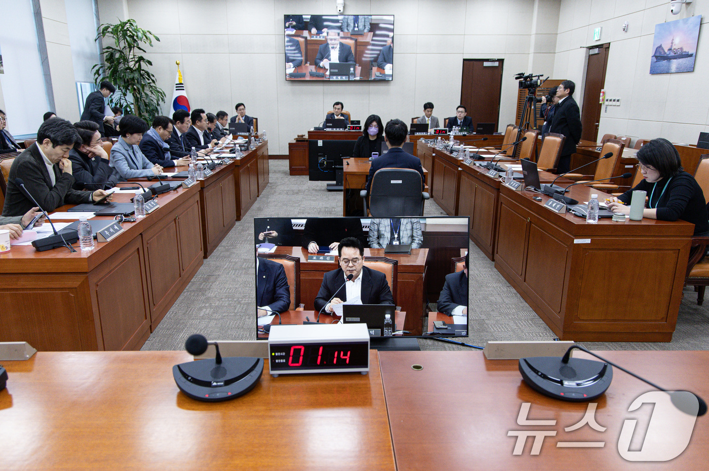 (서울=뉴스1) 이재명 기자 = 13일 오전 서울 여의도 국회에서 열린 제422회 국회(임시회)  윤석열 정부의 비상계엄 선포를 통한 내란 혐의 진상규명 국정조사특별위원회 제8차 …