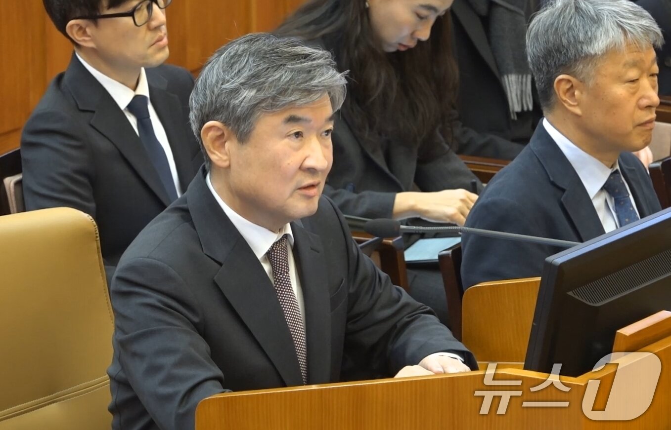 본문 이미지 - 조태용 국가정보원장이 13일 서울 종로구 헌법재판소에서 열린 윤석열 대통령 탄핵심판 8차 변론에서 발언하고 있다. &#40;헌법재판소 제공. 재판매 및 DB 금지&#41; 2025.2.13/뉴스1