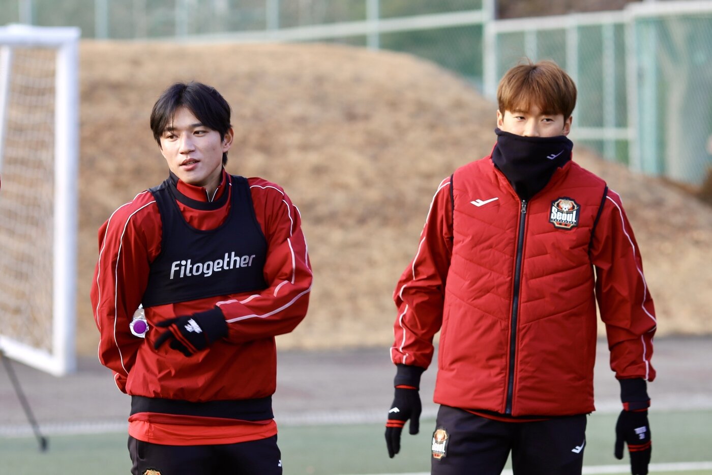 본문 이미지 - FC서울의 신입생 정승원&#40;왼쪽&#41;과 김진수&#40;FC서울 제공&#41;
