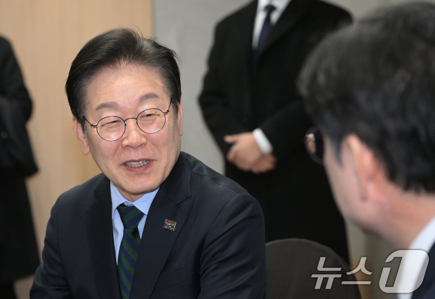 본문 이미지 - 이재명 더불어민주당 대표가 13일 오후 서울 여의도 국회에서 가진 김경수 전 경남도지사와의 회동에서 발언하고 있다.&#40;공동취재&#41;2025.2.13/뉴스1 ⓒ News1 이재명 기자