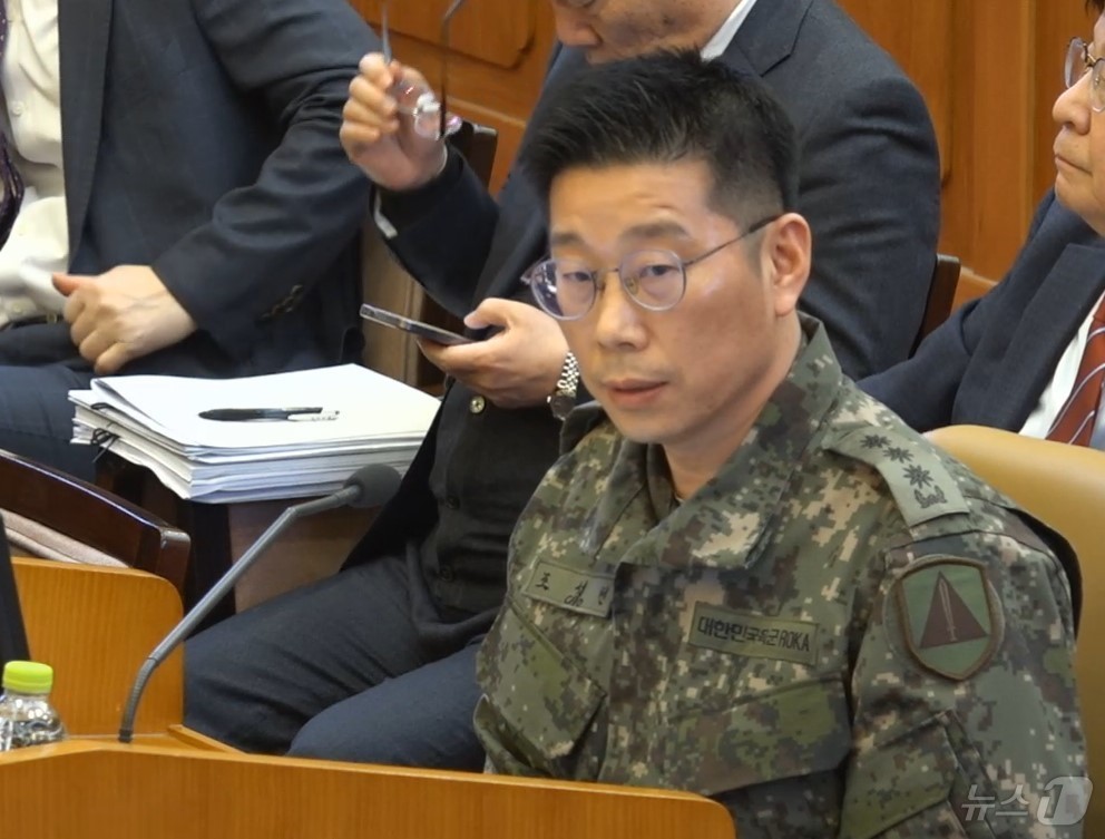 (서울=뉴스1) = 조성현 수도방위사령부 제1경비단장(대령)이 13일 서울 종로구 헌법재판소에서 열린 윤석열 대통령 탄핵심판 8차 변론에서 발언을 하고 있다. (헌법재판소 제공. …