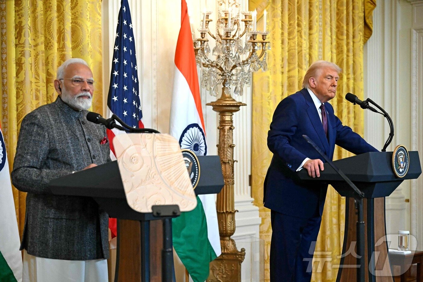 본문 이미지 - 도널드 트럼프 미국 대통령이 13일(현지시간) 워싱턴 백악관에서 나렌드라 모디 인도 총리와 회담을 마친 뒤 기자회견을 하고 있다. 2025.02.14 ⓒ AFP=뉴스1 ⓒ News1 우동명 기자