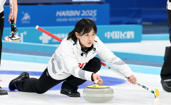 여자 컬링 대표팀, '올림픽 전초전' 3위…올림픽 메달 더 가까이
