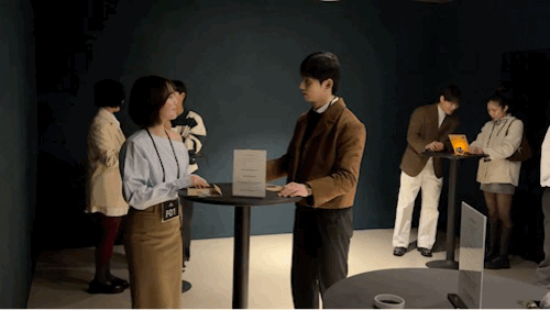 본문 이미지 - 14일 서울 용산구 한화손해보험 한남사옥에서 열린 서울시 ‘설렘, 아트 나잇’ 미혼남녀 만남 행사 프리뷰에서 참가 인플루언서들이 대화를 나누고 있다.2025.2.14/뉴스1 ⓒ News1 한지명 기자