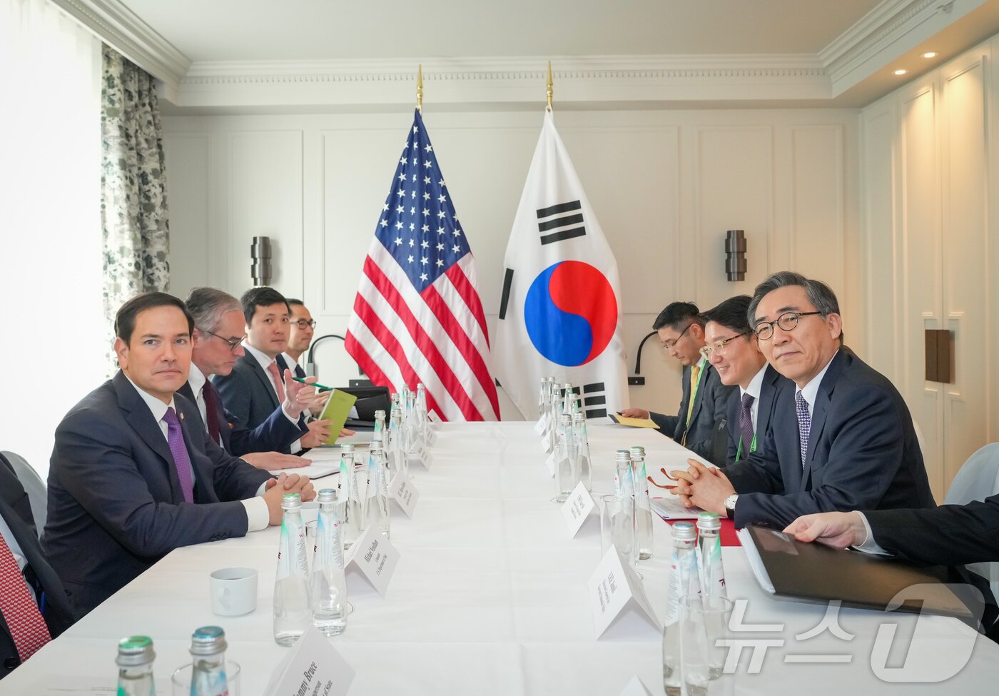 본문 이미지 - 뮌헨안보회의&#40;MSC&#41;에 참석차 독일에 출장중인 조태열 외교부 장관이 15일&#40;현지시간&#41; 오전 독일 뮌헨 바이어리셔 호프 호텔에서 마코 루비오 미 외교장관과 양자 회담을 하고 있다. &#40;외교부 제공. 재판매 및 DB금지&#41; 2025.2.15/뉴스1