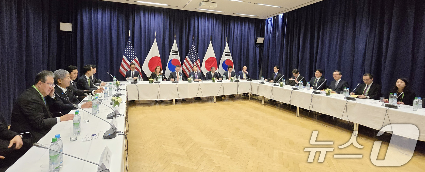 (독일(윈헨)=뉴스1) 공동취재단 = 15일(현지시간) 독일 뮌헨 코메르츠방크에서 한미일 외교장관회담이 열리고 있다. 이날 열린 한미일 외교장관회담에는 조태열 외교부 장관, 마코 …