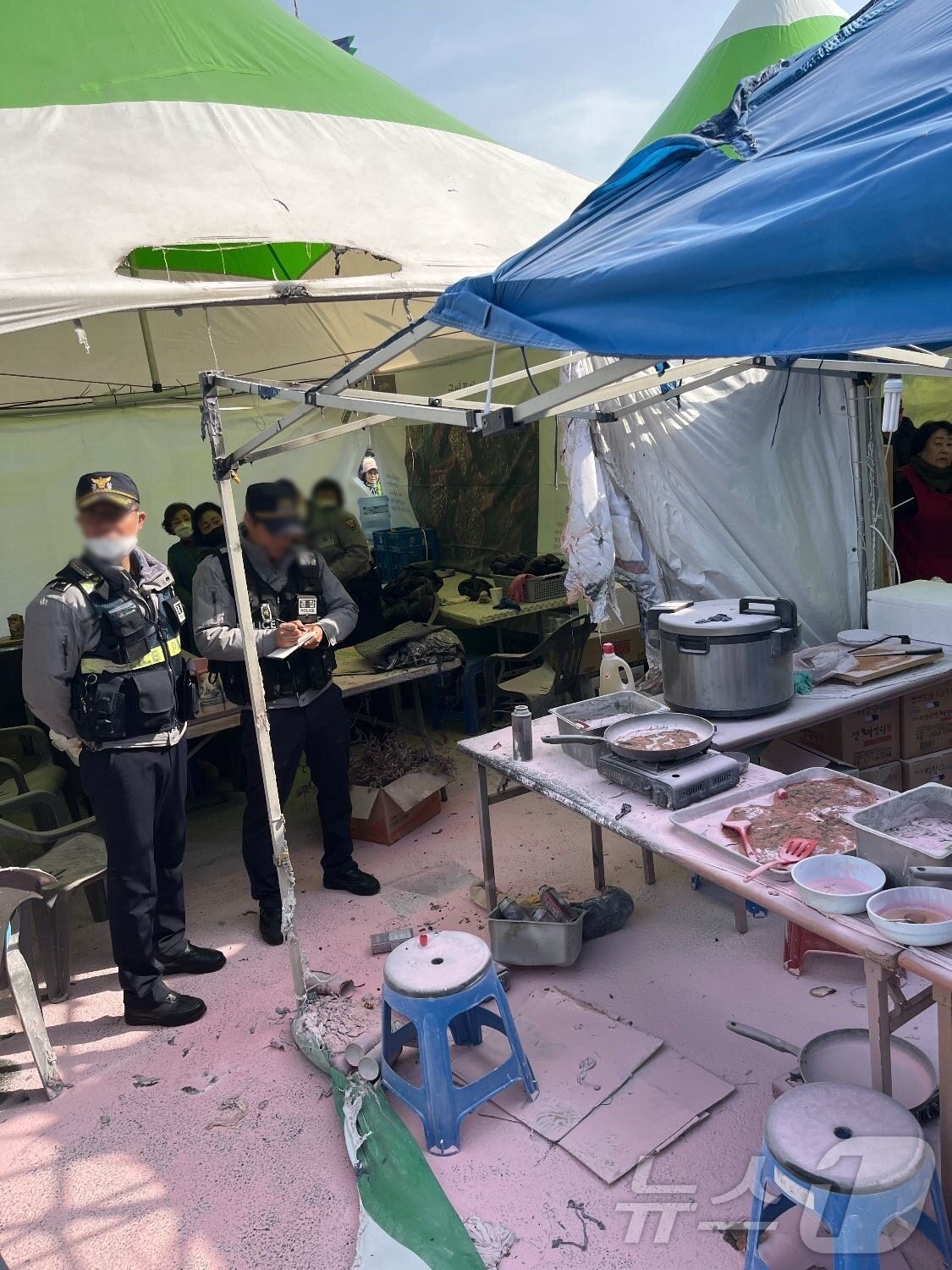 본문 이미지 - 삼척 정월대보름 행사 부탄가스 폭발.(강원도소방본부 제공) 2025.2.16/뉴스1