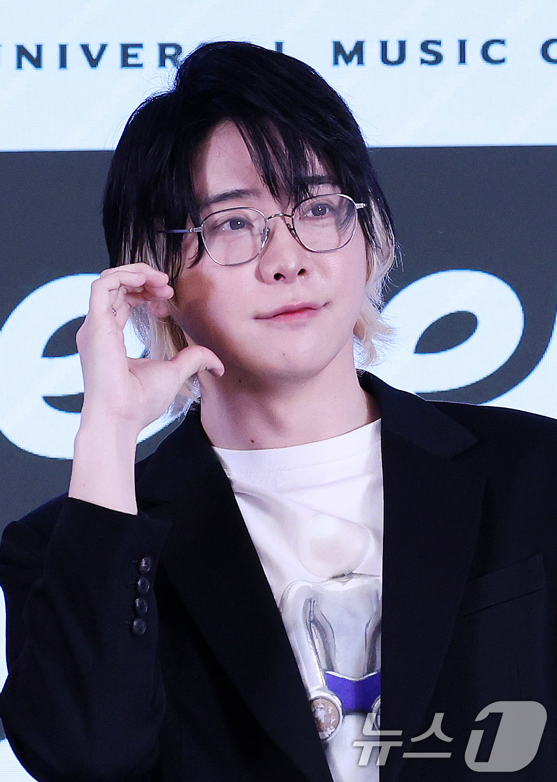 (서울=뉴스1) 박지혜 기자 = 일본 최정상급 인기 밴드 미세스 그린 애플의 오모리 모토키가 16일 서울 노보텔 앰배서더 서울 동대문 호텔에서 열린 내한 공연 개최 기념 기자간담회 …