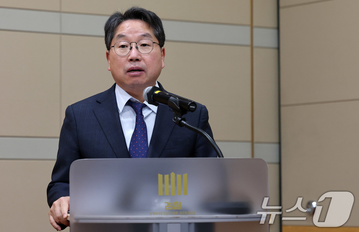 (서울=뉴스1) 박세연 기자 = 노만석 대검 마약·조직범죄부장이 17일 서울 서초구 대검찰청 NDFC에서 열린 제5차 마약범죄 특별수사본부회의에서 모두발언을 하고 있다. 2025. …