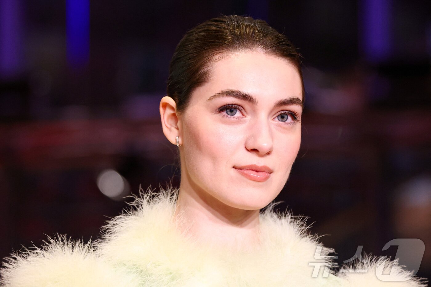 본문 이미지 - 홀리데이 그레인저이 독일 베를린에서 열린 '제75회 베를린국제영화제'에서 영화 '미키 17'상영회에 참석하고 있다. ⓒ 로이터=뉴스1