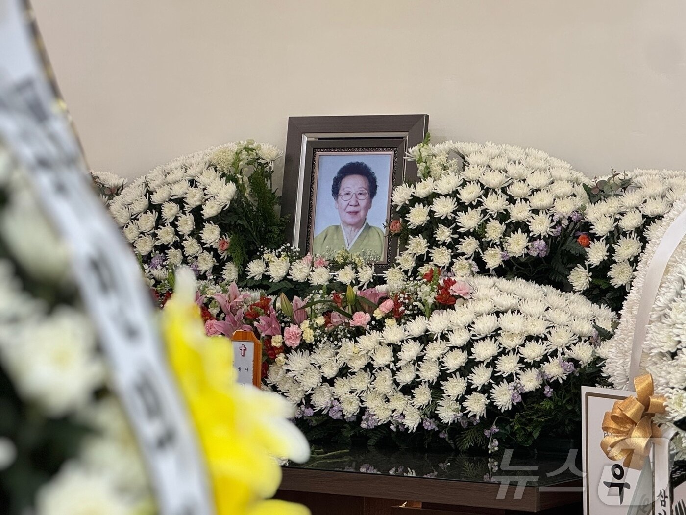 본문 이미지 - 17일 오후 인천시 연수구 인천적십자병원 장례식장에 마련된 길원옥 할머니의 빈소.2025.2.17/뉴스1 ⓒ News1 박소영 기자