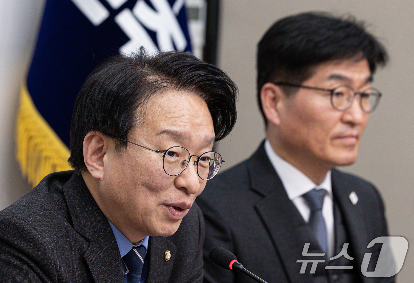 (서울=뉴스1) 이재명 기자 = 권칠승 더불어민주당 중소기업특별위원회 위원장이 17일 오후 서울 여의도 국회에서 열린 민주당 중소기업특별위원회 정책수렴 및 출범식에서 발언을 하고 …