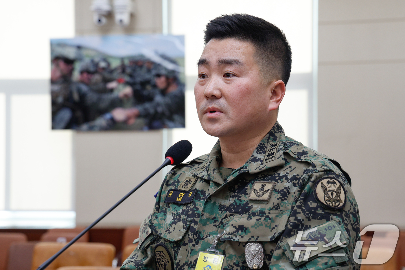 (서울=뉴스1) 안은나 기자 = 김현태 육군 707특수임무단장이 17일 오후 서울 여의도 국회에서 열린 국방위원회 제422회국회(임시회) 제2차 전체회의에 출석해 현안 질의에 답하 …