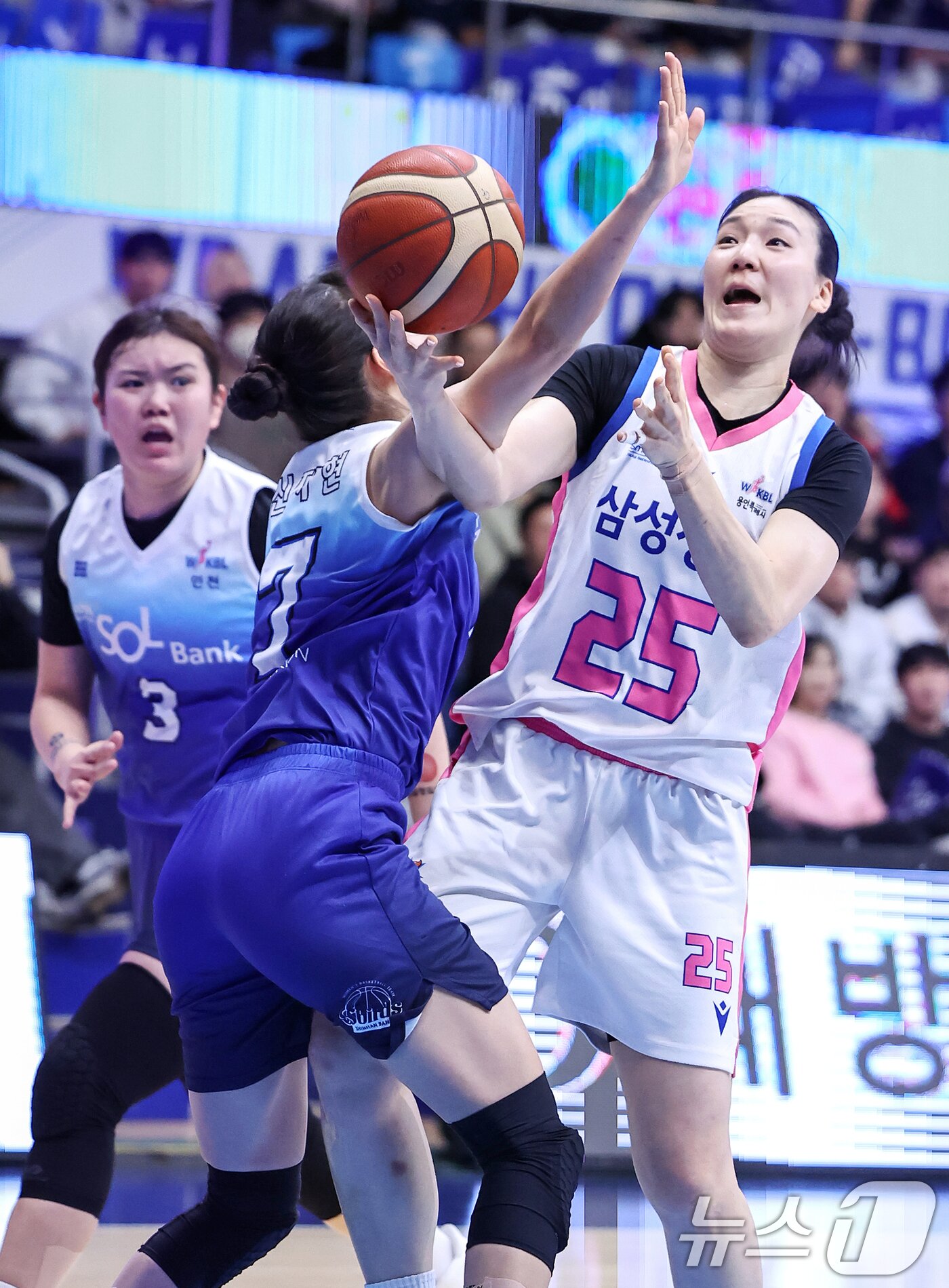 본문 이미지 - 삼성생명 배혜윤. 2025.2.1.7/뉴스1 ⓒ News1 민경석 기자