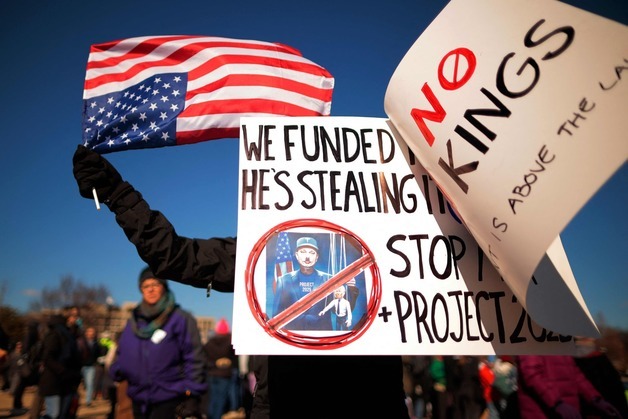 "너무 많이 짤랐나?"…트럼프 정부, 연방공무원 신규 채용 확대