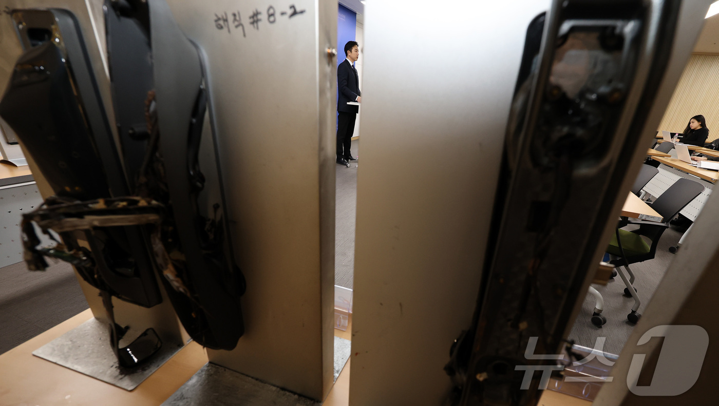 (서울=뉴스1) 이동해 기자 = 나은수 스마트제품시험국 기계모빌리티팀 팀장이 18일 서울 송파구 한국소비자원 서울지원에서 해외직구 디지털 도어록 품질 및 안전성 시험평가 결과 발표 …