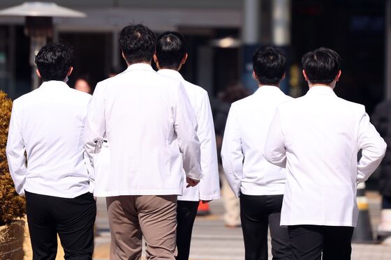 중소병원장들, 지역 2차병원 육성 '반발…"핵심 의료기관 말살 정책"