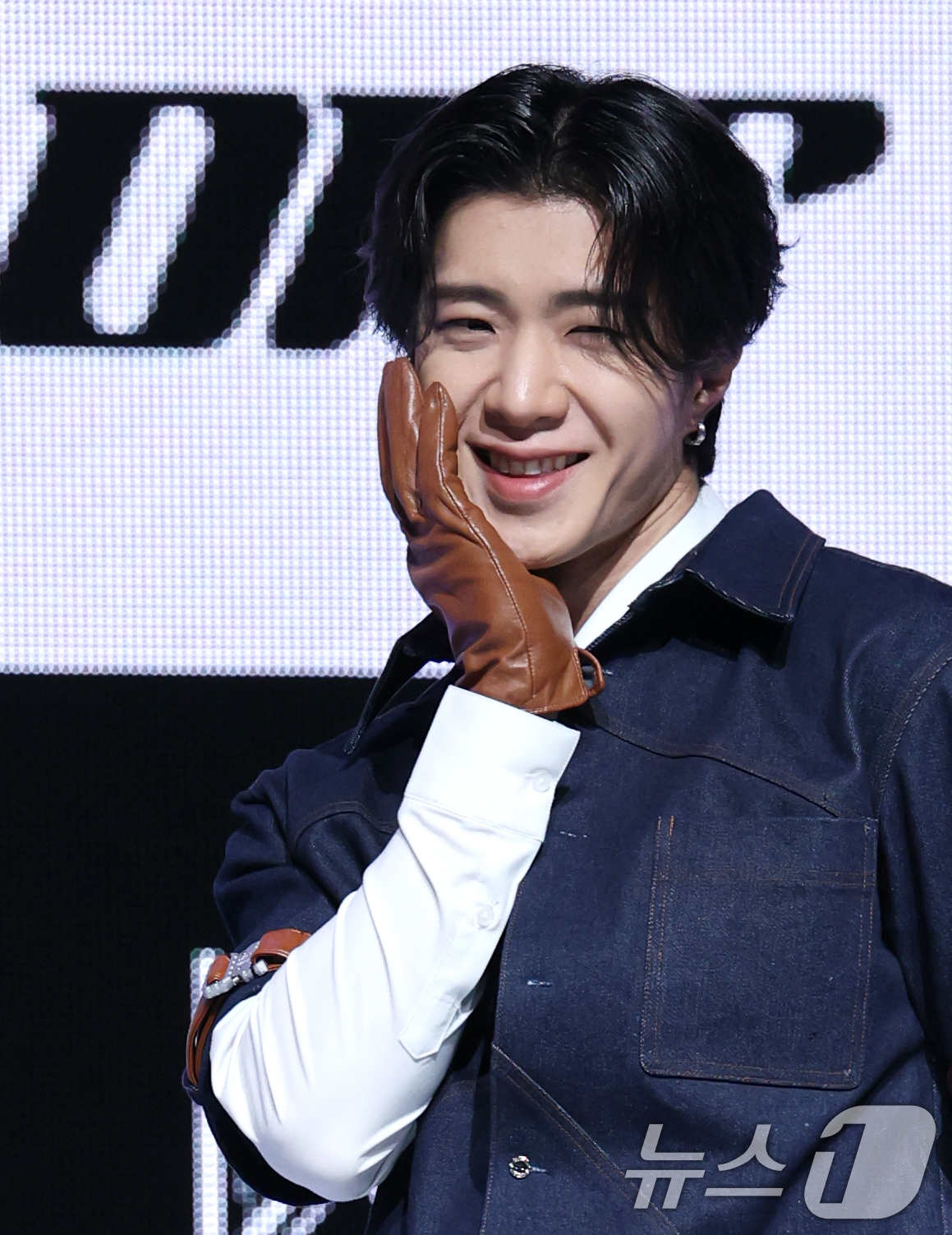 (서울=뉴스1) 권현진 기자 = 그룹 온앤오프(ONF)의 와이엇이 18일 서울 용산구 블루스퀘어에서 가진 정규 2집 Part.1 ‘ONF:MY IDENTITY’ 쇼케이스에서 포즈를 …