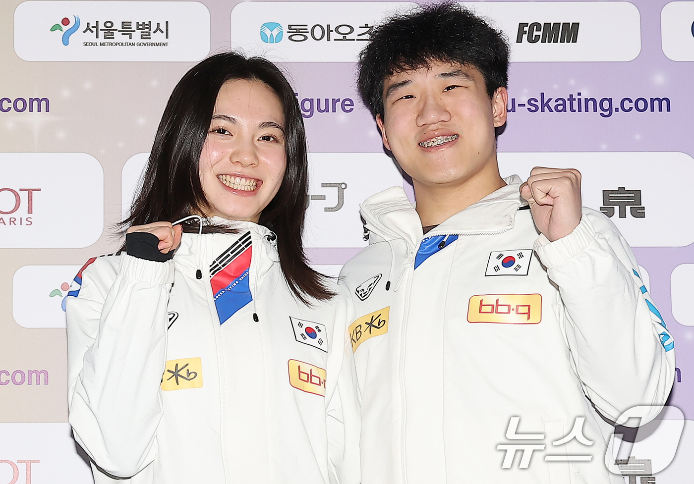 (서울=뉴스1) 김진환 기자 = 아이스댄스 대표팀 임해나와 권예(오른쪽)가 18일 오후 서울 양천구 목동 아이스링크 프레스센터에서 열린 2025 ISU 사대륙 피겨스케이팅 선수권대 …