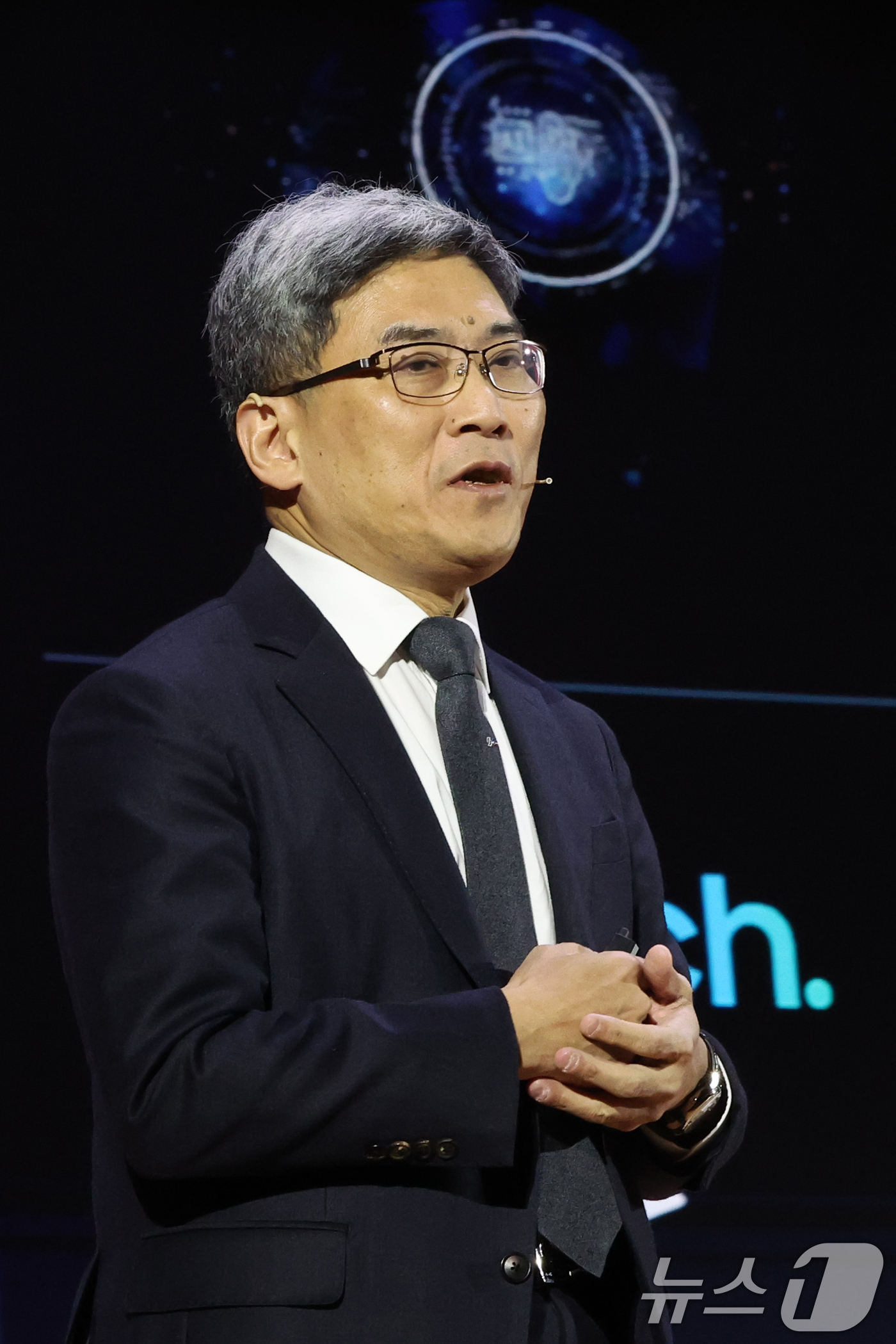 (서울=뉴스1) 황기선 기자 = 송재혁 삼성전자 디바이스솔루션(DS) 부문 CTO(최고기술책임자) 겸 반도체연구소장 사장이 19일 서울 강남구 코엑스에서 열린 '세미콘 코리아 20 …