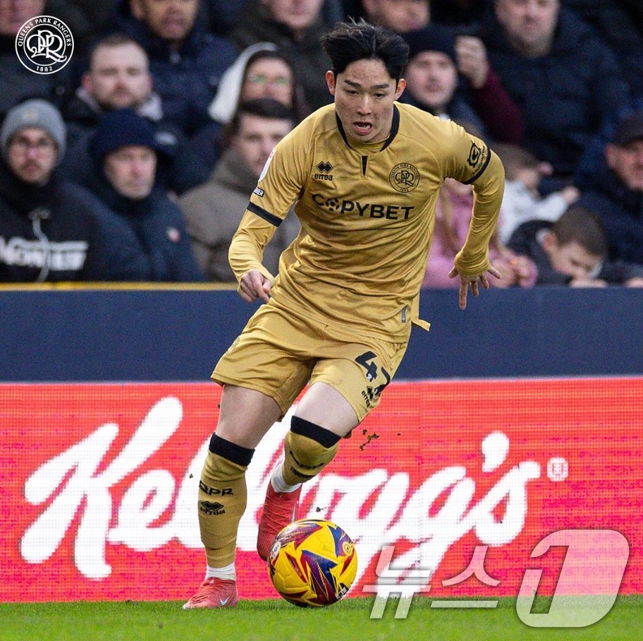 (서울=뉴스1) 김진환 기자 = 잉글랜드 풋볼챔피언십 퀸스파크레인저스(QPR)의 양민혁이 2일(한국시간) 영국 런던 더덴에서 열린 2024-25시즌 잉글랜드 챔피언십(2부리그) 3 …