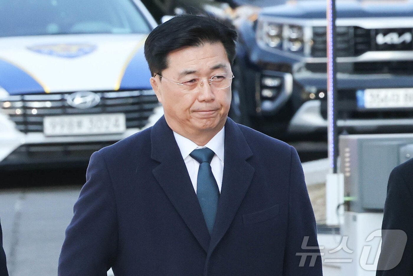 본문 이미지 - 홍장원 전 국가정보원 제1차장이 20일 서울 종로구 헌법재판소에서 열린 윤석열 대통령 탄핵심판 10차 변론에 증인으로 출석하고 있다. 2025.2.20 ⓒ 뉴스1 허경 기자