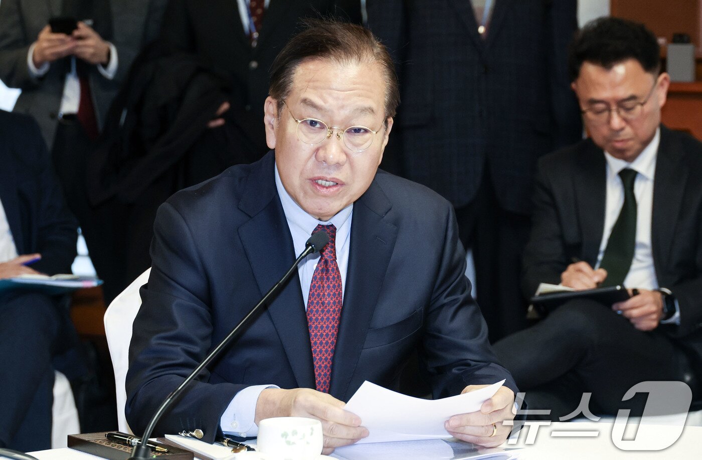 본문 이미지 - 권영세 국민의힘 비상대책위원장이 20일 오후 국회 사랑재에서 열린 여야정 국정협의회 첫 회의에서 모두발언을 하고 있다. 2025.2.20/뉴스1 ⓒ News1 국회사진취재단