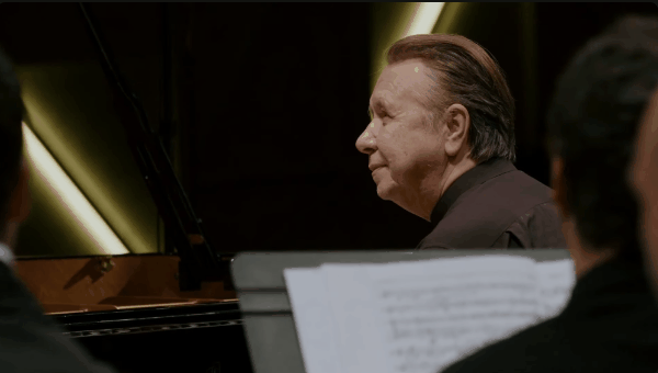 본문 이미지 - 러시아 피아니스트 미하일 플레트네프 2024년 연주실황