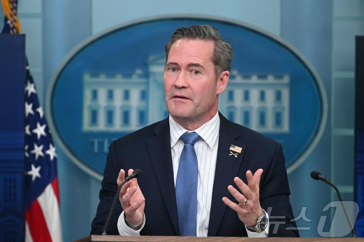 (워싱턴 AFP=뉴스1) 우동명 기자 = 마이크 왈츠 백악관 국가안보보좌관이 20일(현지시간) 워싱턴 백악관 브래디 룸에서 브리핑을 갖고 "도널드 트럼프 대통령이 말한 대로 방위비 …