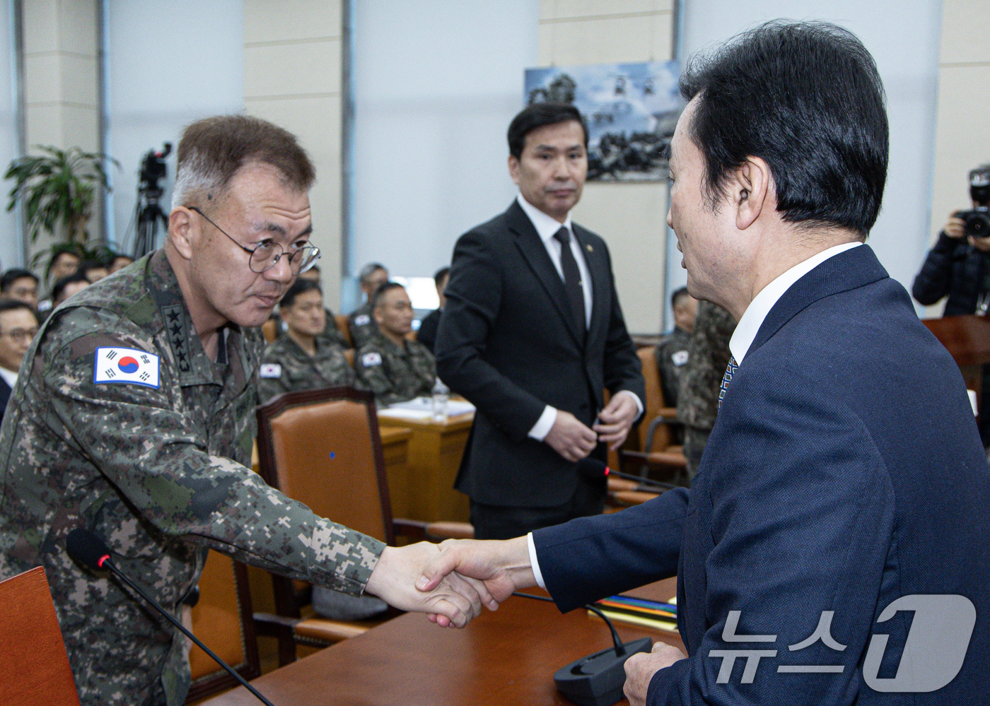 (서울=뉴스1) 이재명 기자 = 안규백 국회 윤석열 정부의 비상계엄 선포를 통한 내란 혐의 진상규명 국정조사특별위원회 위원장이 21일 오전 서울 여의도 국회에서 열린 제4차 청문회 …