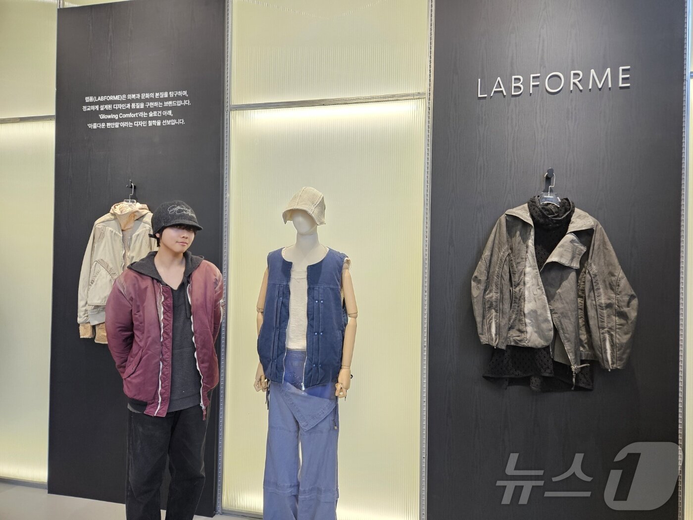 본문 이미지 - 무신사가 21일 서울 성수동 소재 무신사 테라스 성수에서 '무신사 MNFS 우수 장학생 브랜드 팝업 스토어'를 열었다. 김영규 랩폼 대표.ⓒ 뉴스1/김진희 기자.