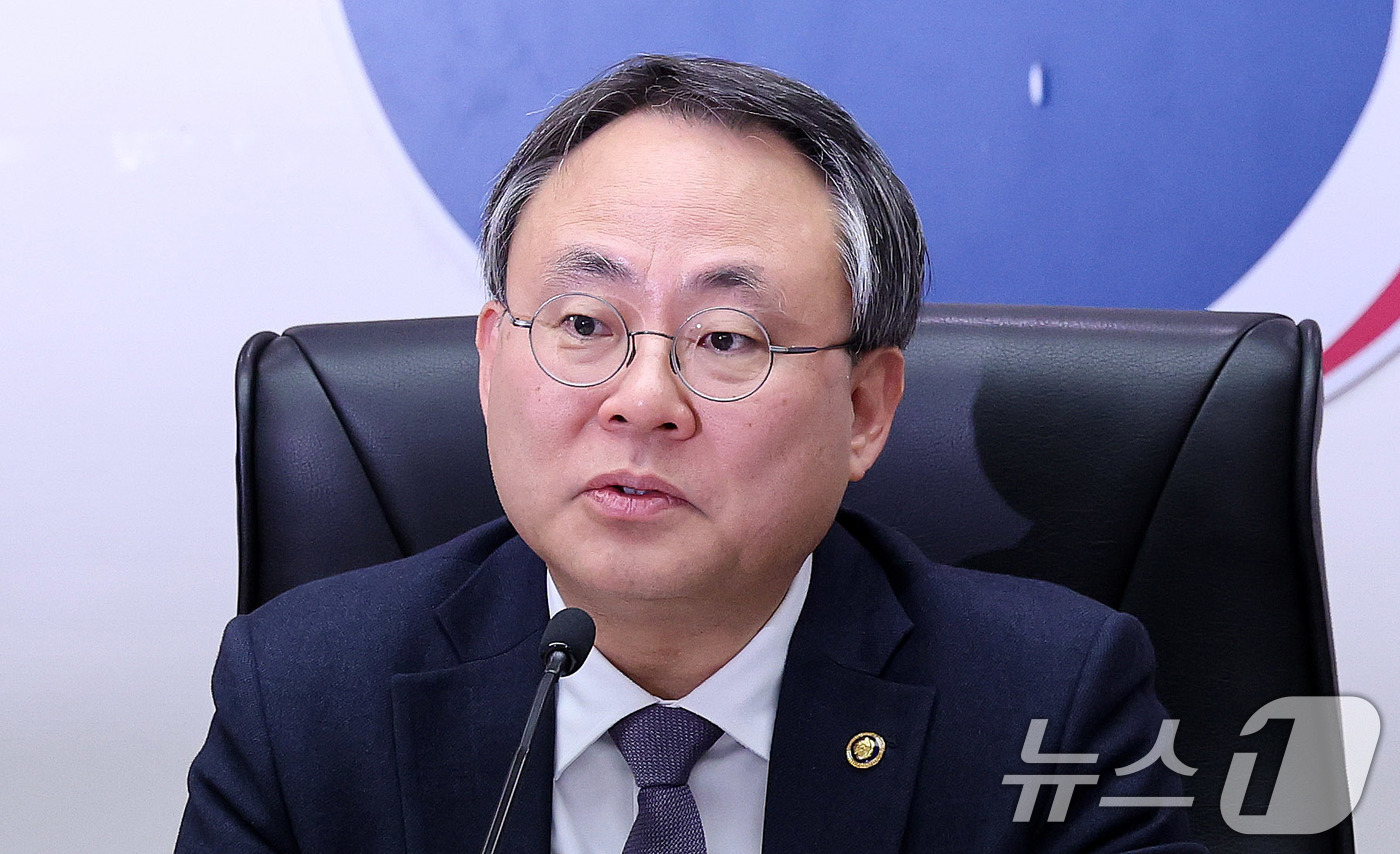 (서울=뉴스1) 박지혜 기자 = 고기동 행정안전부 장관 직무대행이 21일 서울 종로구 정부서울청사에서 열린 제2회 중앙지방정책 협의회에서 모두 발언을 하고 있다.이날 회의에는 행안 …