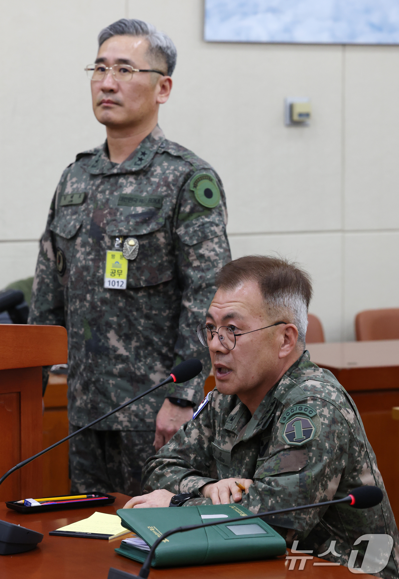 (서울=뉴스1) 이광호 기자 = 강호필 지상작전사령관이 21일 서울 여의도 국회에서 열린 윤석열 정부의 비상계엄 선포를 통한 내란 혐의 진상규명 국정조사 제4차 청문회에 출석해 의 …