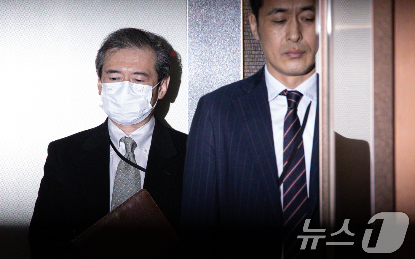 (서울=뉴스1) 이재명 기자 = 미바에 다이스케 주한 일본대사관 총괄공사가 22일 오후 서울 세종대로 외교부 청사로 초치되고 있다.일본 정부는 이날 시마네현 마쓰에시에서 개최되는 …