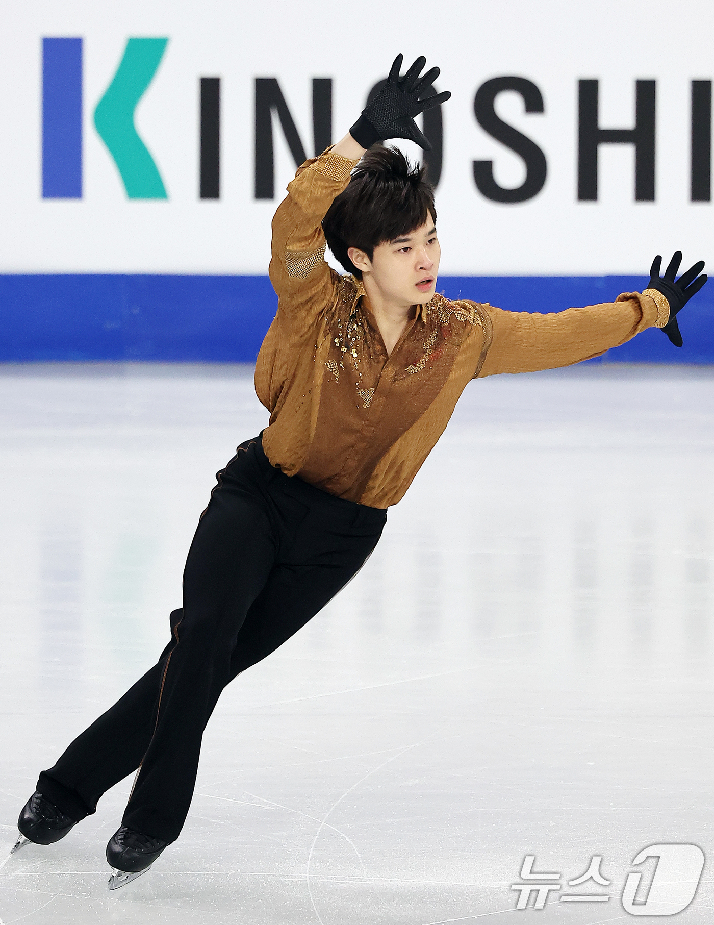 (서울=뉴스1) 김진환 기자 = 피겨 김현겸이 22일 오후 서울 양천구 목동 아이스링크에서 열린 2025 ISU 사대륙 피겨스케이팅 선수권대회 남자 싱글 프리스케이팅에서 멋진 연기 …