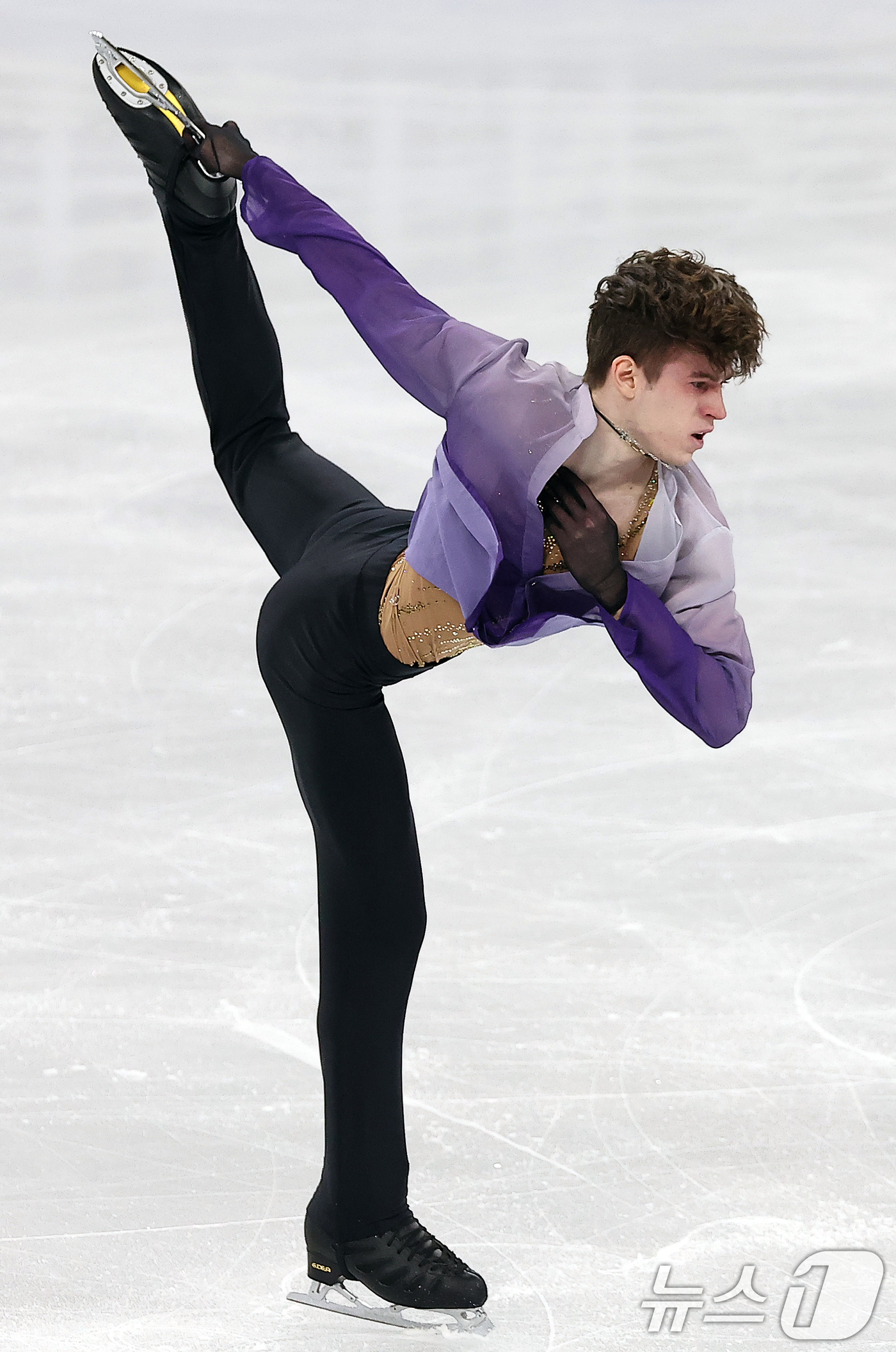 (서울=뉴스1) 김진환 기자 = 카자흐스탄의 미하일 샤이도로프가 22일 오후 서울 양천구 목동 아이스링크에서 열린 2025 ISU 사대륙 피겨스케이팅 선수권대회 남자 싱글 프리스케 …