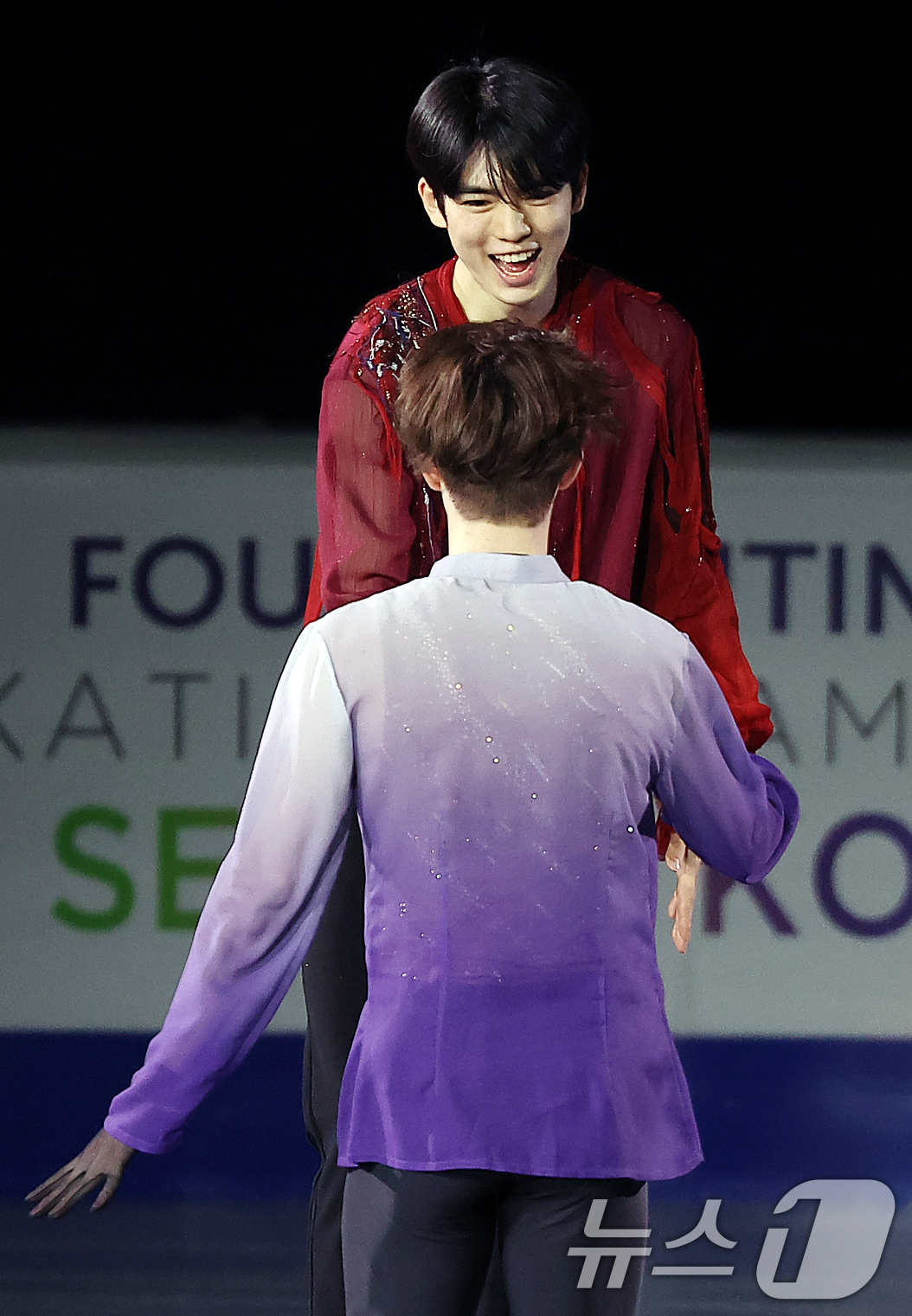 (서울=뉴스1) 김진환 기자 = 피겨 차준환이 22일 오후 서울 양천구 목동 아이스링크에서 열린 2025 ISU 사대륙 피겨스케이팅 선수권대회 남자 싱글 프리스케이팅 시상식에서 우 …