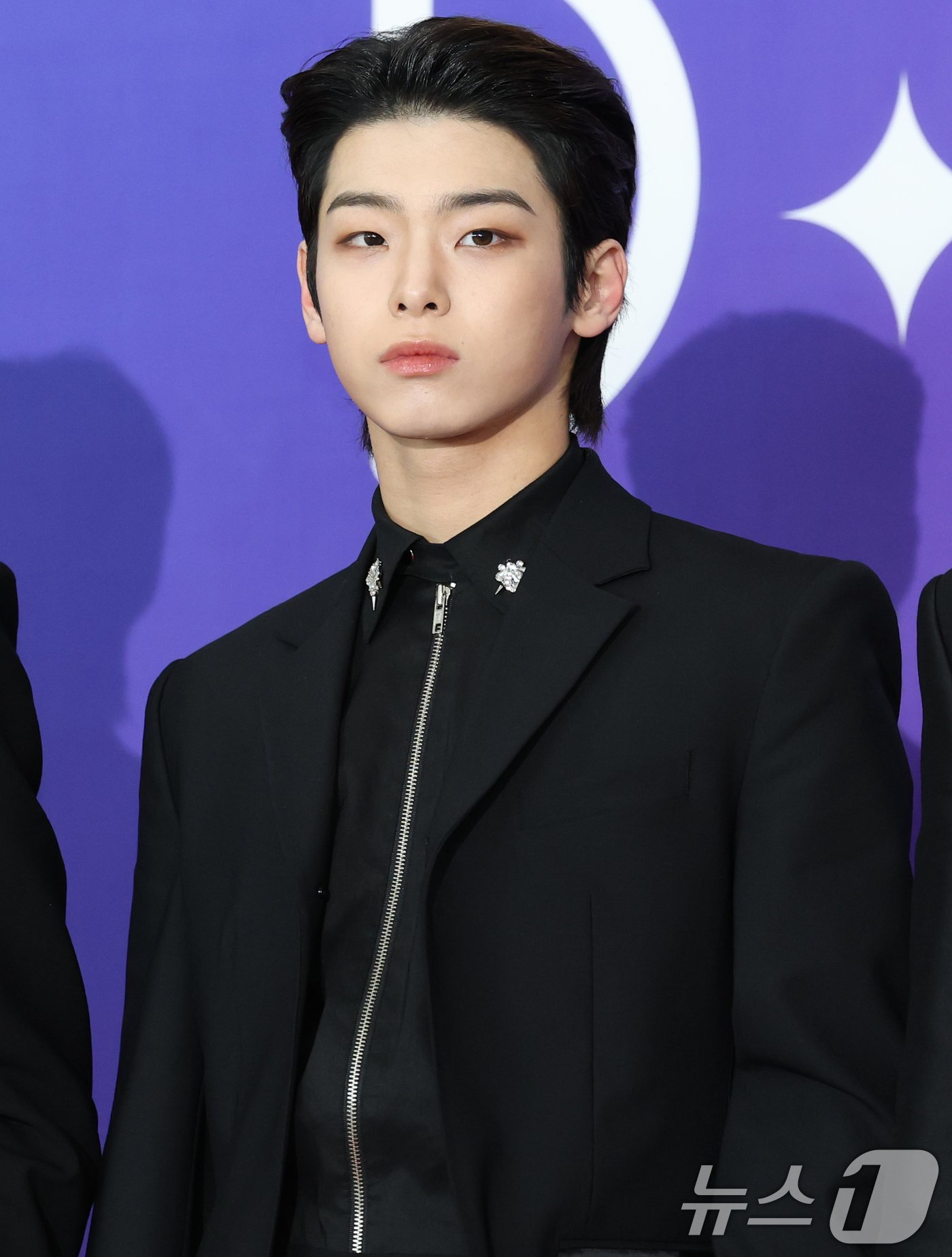 (서울=뉴스1) 권현진 기자 = 82메이저 김도균이 22일 오후 서울 성북구 안암동 고려대학교 화정체육관에서 열린 '제 1회 디어워즈' 레드카펫 행사에 참석해 포즈를 취하고 있다. …