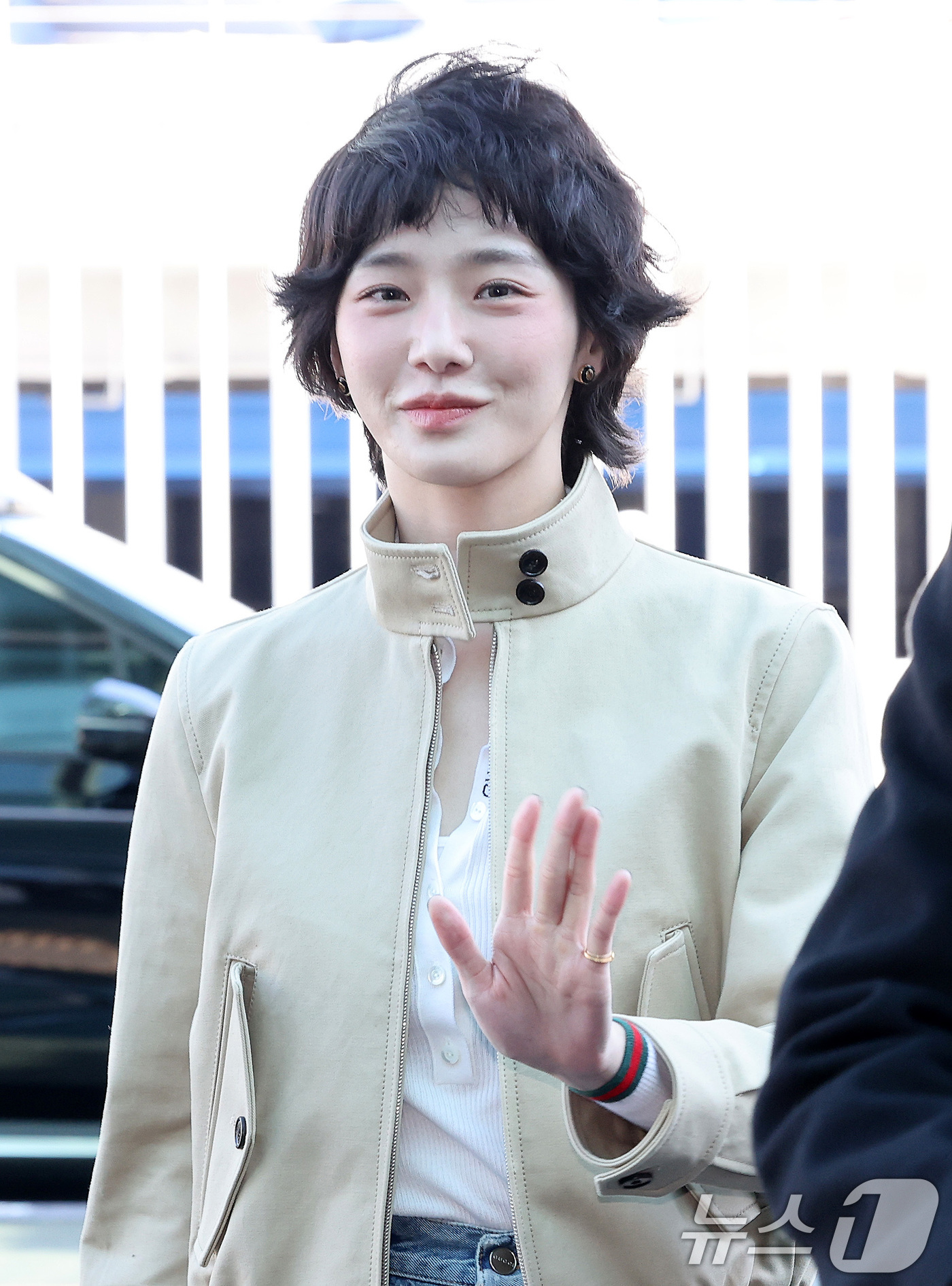 (인천공항=뉴스1) 이동해 기자 = 배우 박규영이 밀라노 패션위크 참석 차 23일 인천국제공항 제2여객터미널을 통해 이탈리아로 출국하고 있다. 2025.2.23/뉴스1