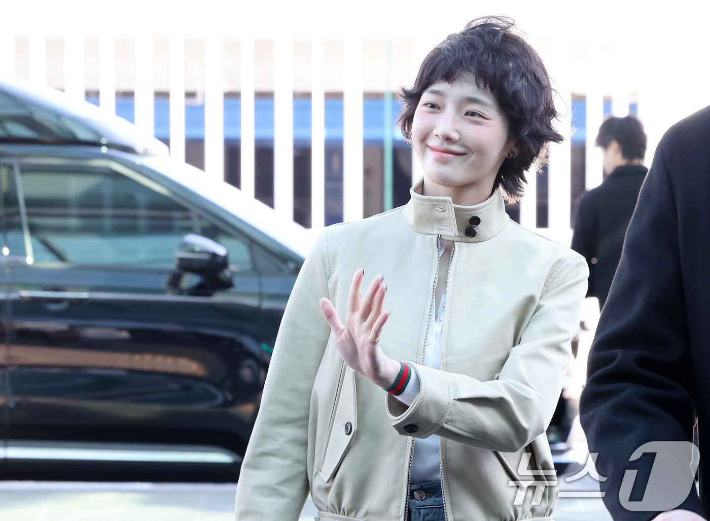 (인천공항=뉴스1) 이동해 기자 = 배우 박규영이 밀라노 패션위크 참석 차 23일 인천국제공항 제2여객터미널을 통해 이탈리아로 출국하고 있다. 2025.2.23/뉴스1