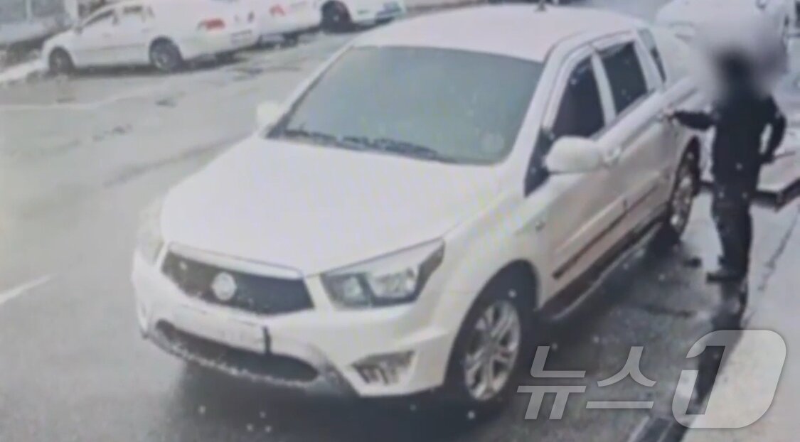 본문 이미지 - 사건 당일 A 씨 모습(전북경찰청 제공. 재판매 및 DB금지)2025.2.23/뉴스1