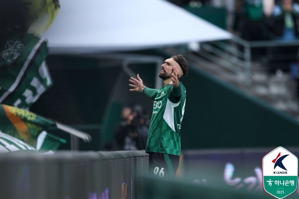 본문 이미지 - 전북 콤파뇨(한국프로축구연맹 제공) 