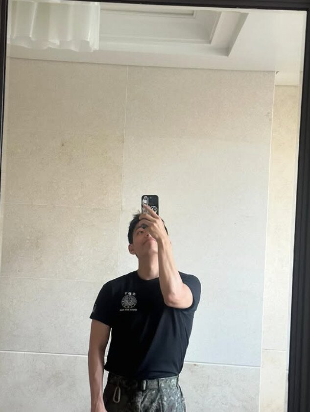 본문 이미지 - 뷔/인스타그램 캡처