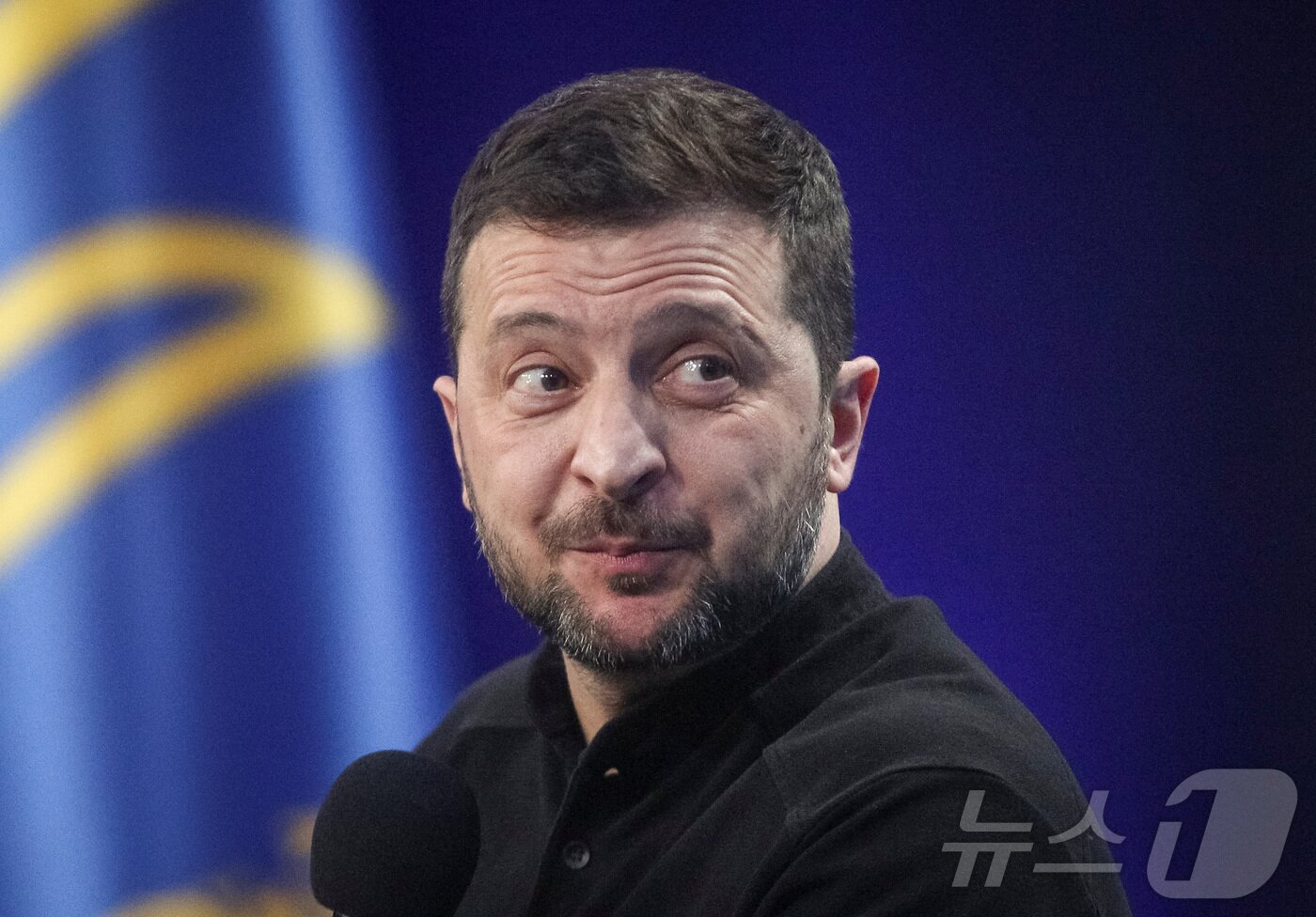 본문 이미지 - 볼로디미르 젤렌스키 우크라이나 대통령이 23일(현지시간) 우크라이카 키이우에서 우크라이나 전쟁 3년을 맞아 기자회견을 하고 있다. ⓒ 로이터=뉴스1