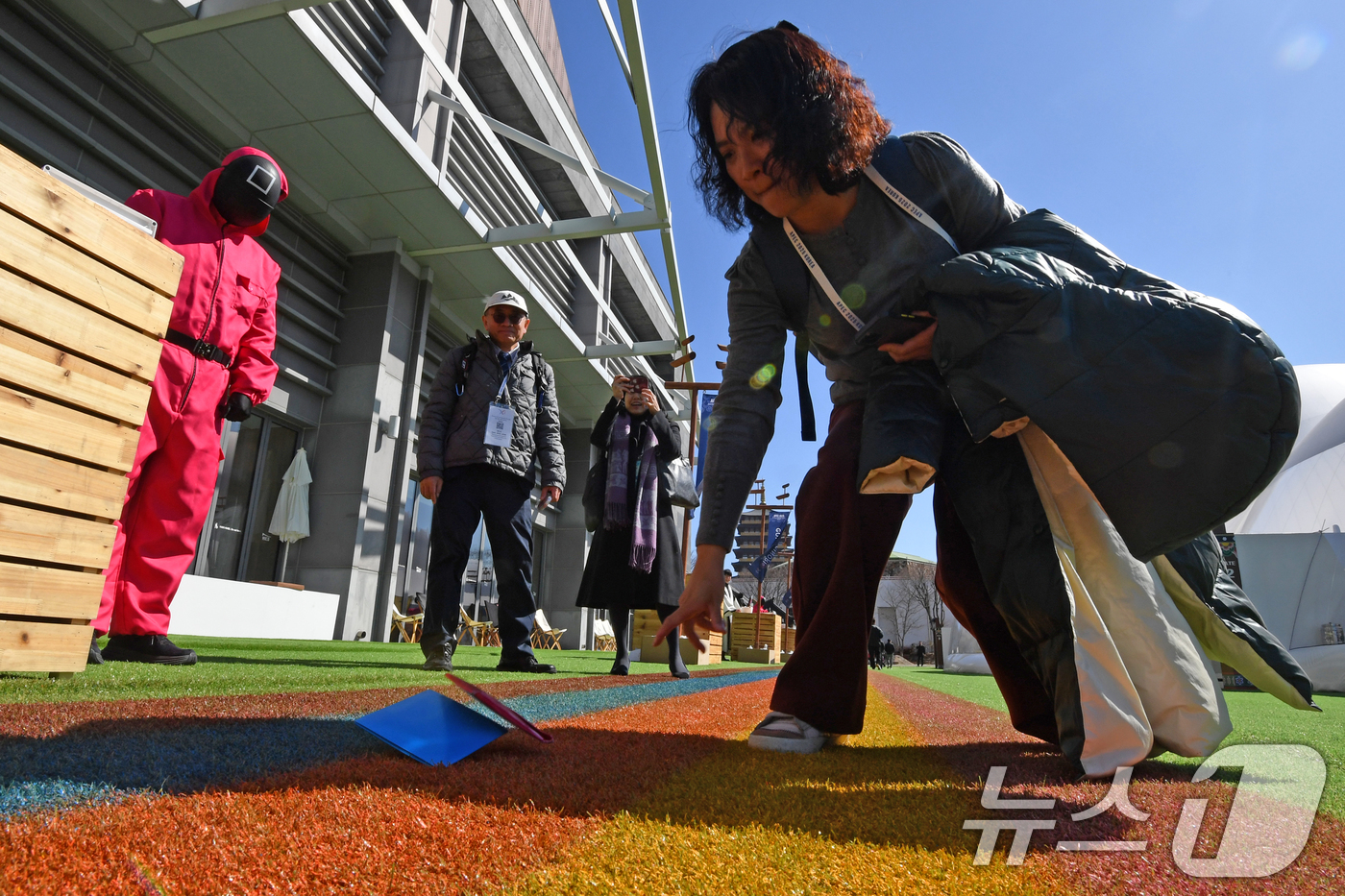 (경주=뉴스1) 최창호 기자 = APEC 2025 KOREA (SOM1) 고위관리회의 첫 날인 24일 오전 회의장인  경북 경주시 보문단지 내 경주컨벤션센터(HICO) 야외에 마련 …