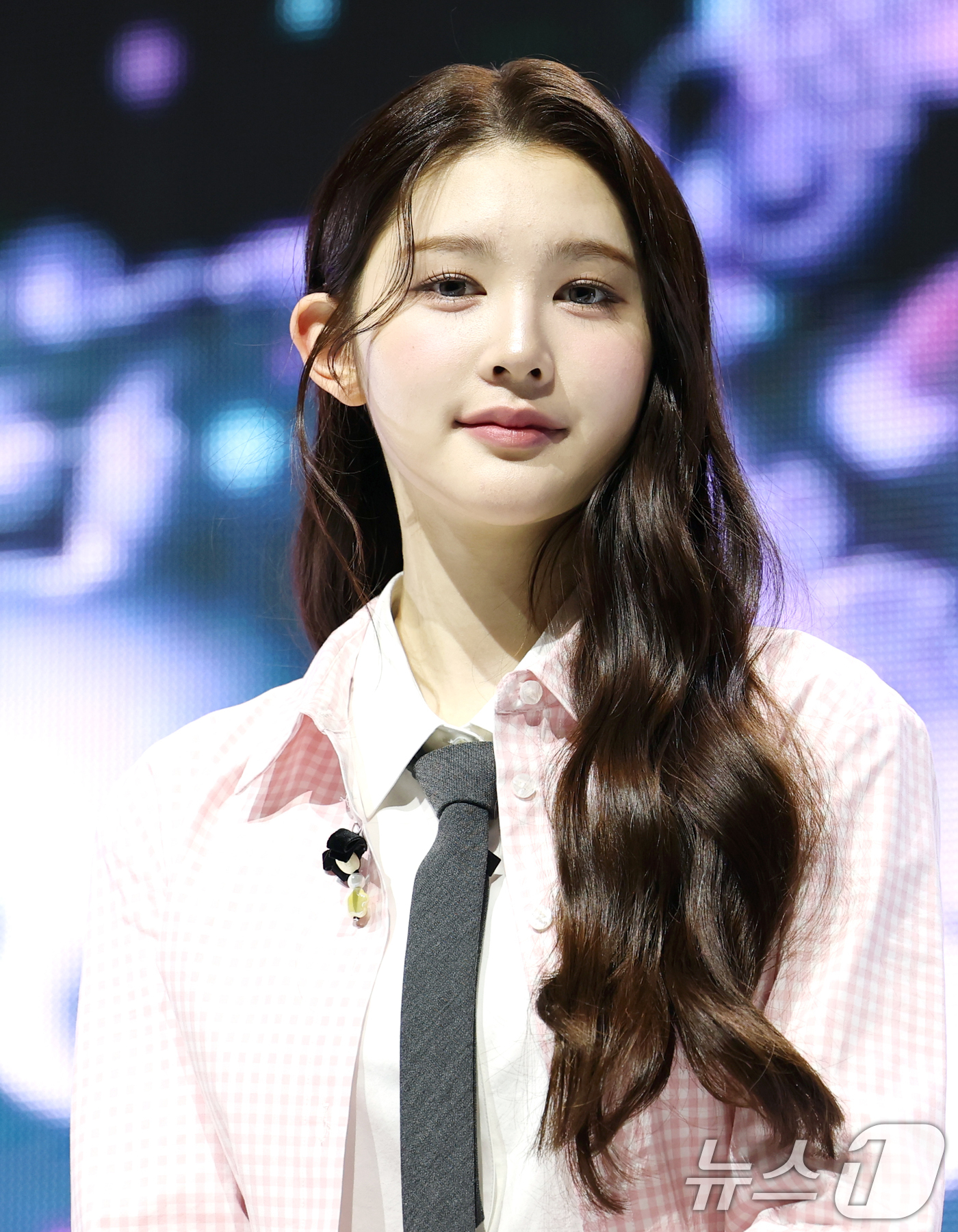 (서울=뉴스1) 권현진 기자 = 그룹 하츠투하츠(Hearts2Hearts) 에이나가가 24일 서울 광진구 예스24 라이브홀에서 가진 첫 싱글  '더 체이스(The Chase)' 발 …