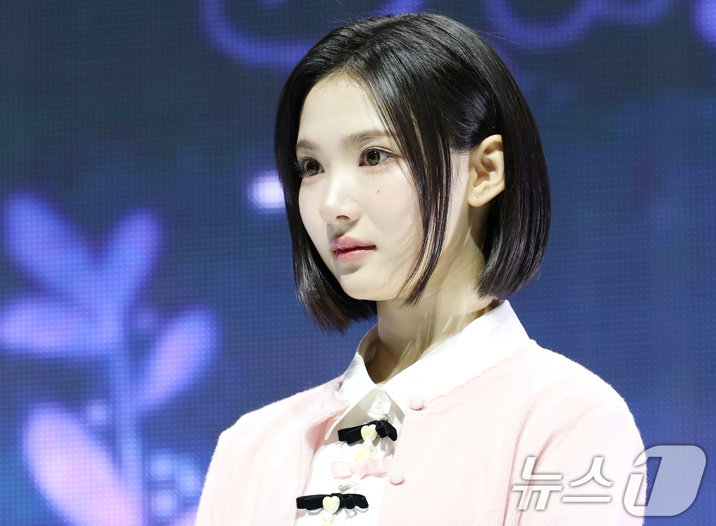 (서울=뉴스1) 권현진 기자 = 그룹 하츠투하츠(Hearts2Hearts) 지우가 24일 서울 광진구 예스24 라이브홀에서 가진 첫 싱글  '더 체이스(The Chase)' 발매 …